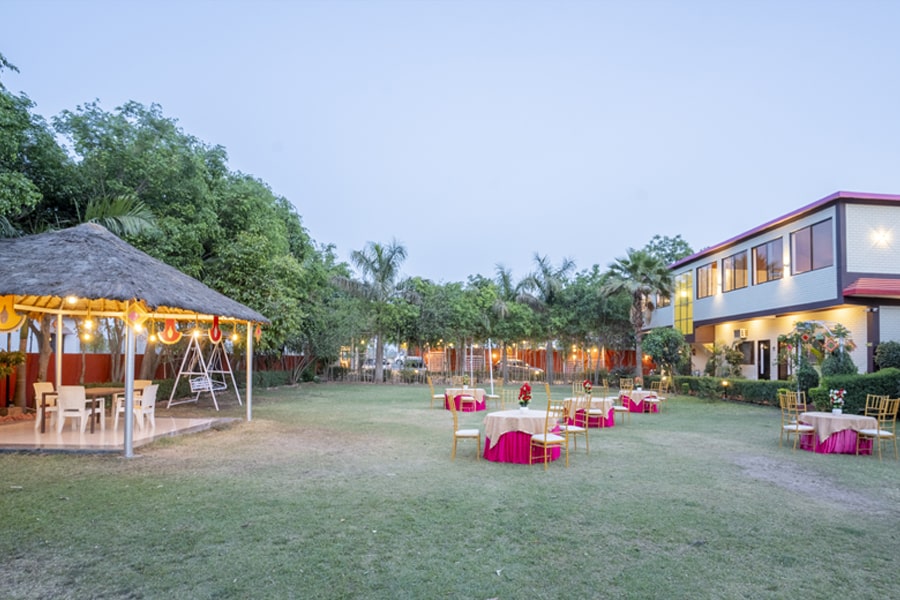 Book Resort in Jim Corbett